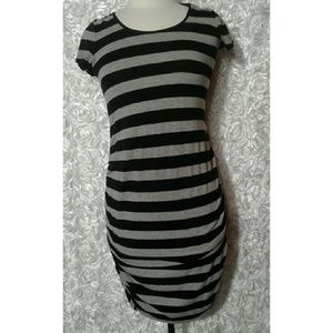 Old Navy maternity dress size Small